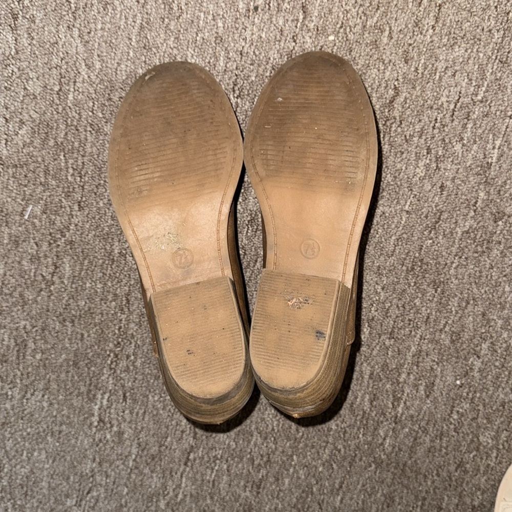 Women’s Universal Thread Brown Ankle Boots - Picture 4 of 6